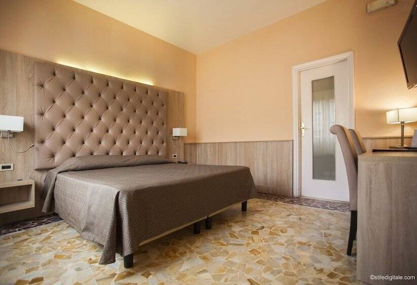 اتاق استاندارد چهار تخته, La Pace