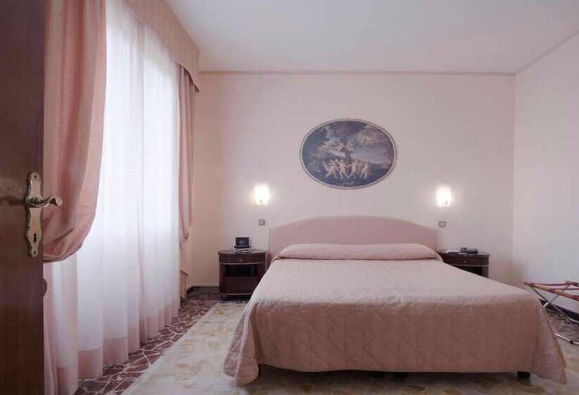 اتاق استاندارد, La Pace