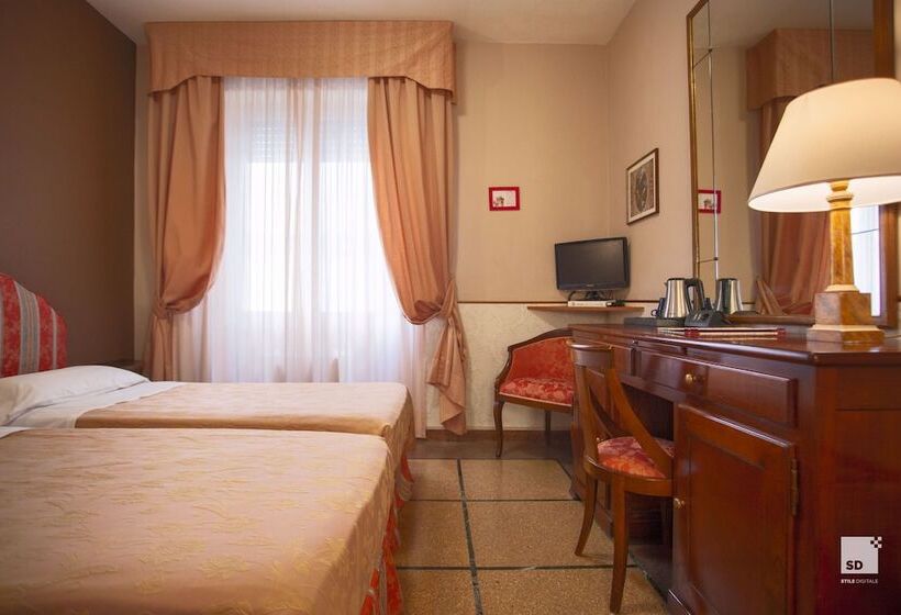 اتاق اکونومی, La Pace