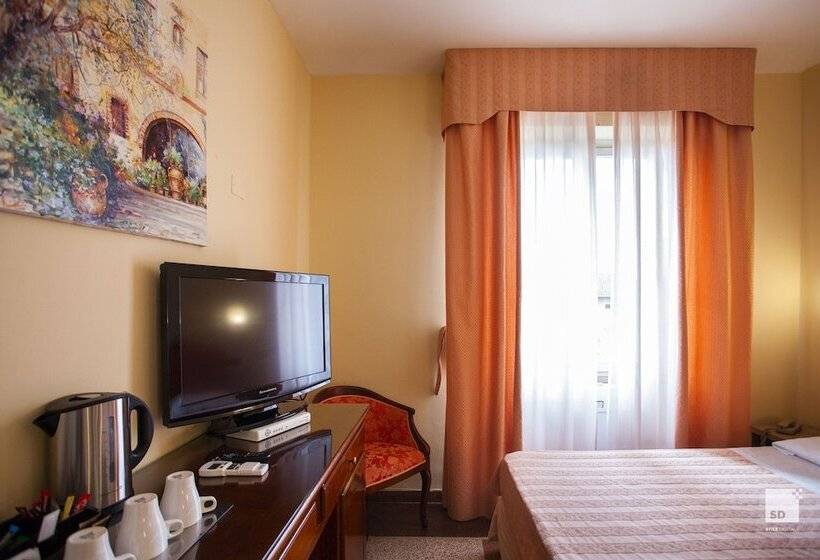 اتاق اکونومی, La Pace