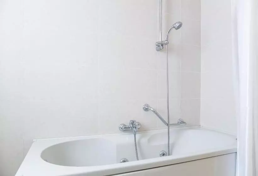 اتاق سوپریور سه تخته, Mara