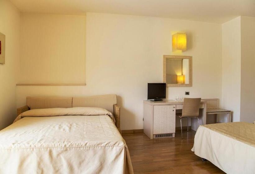 オーシャンビューのスーペリアトリプルルーム, Mara