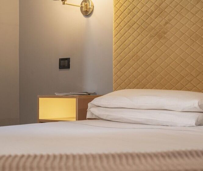 Standard Room, Milani