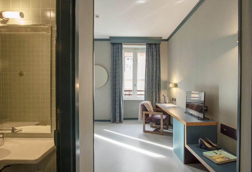 Superior Room, Milani