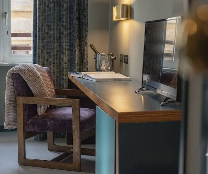Superior Room, Milani