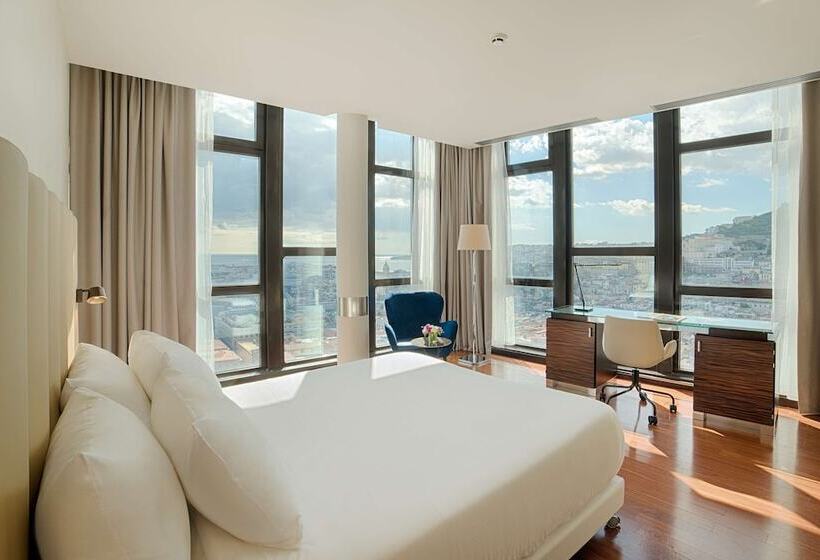 חדר פרמיום נוף לים, NH Napoli Panorama