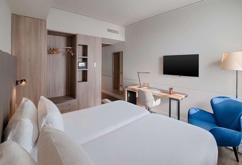 חדר סטנדרט יחיד נוף לעיר, NH Napoli Panorama