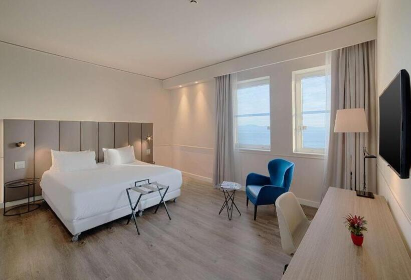 חדר משפחתי, NH Napoli Panorama