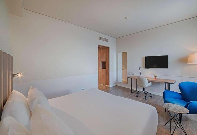 חדר משפחתי נוף לים, NH Napoli Panorama