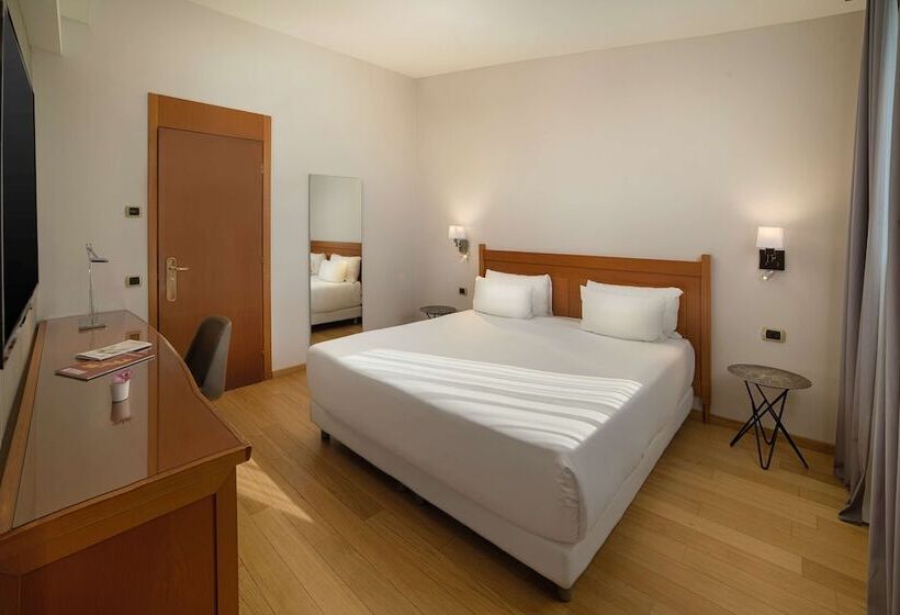 اتاق سوپریور, NH Ravenna