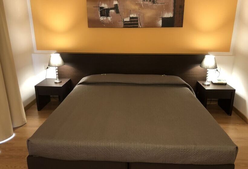 غرفة تنفيذية, & Residence Castelli