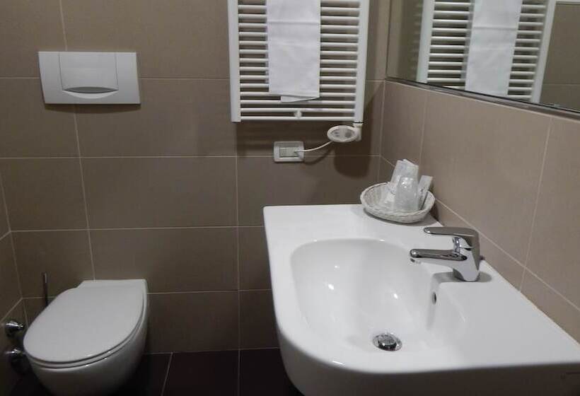 غرفة كلاسيكية ثلاثية, & Residence Castelli