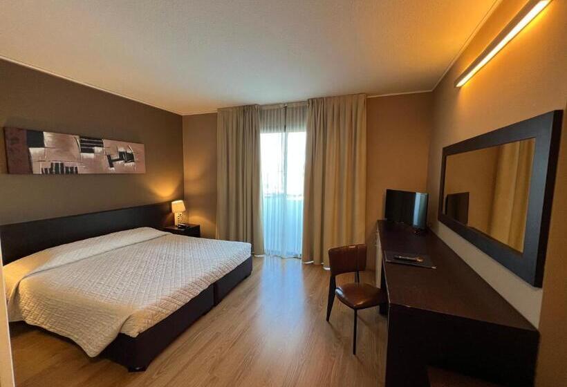 غرفة تنفيذية, & Residence Castelli