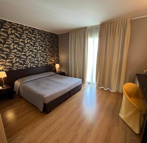 غرفة تنفيذية, & Residence Castelli