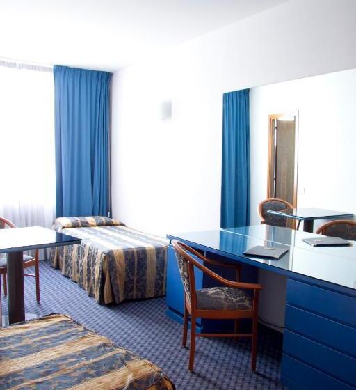 غرفة كلاسيكية ثلاثية, & Residence Castelli