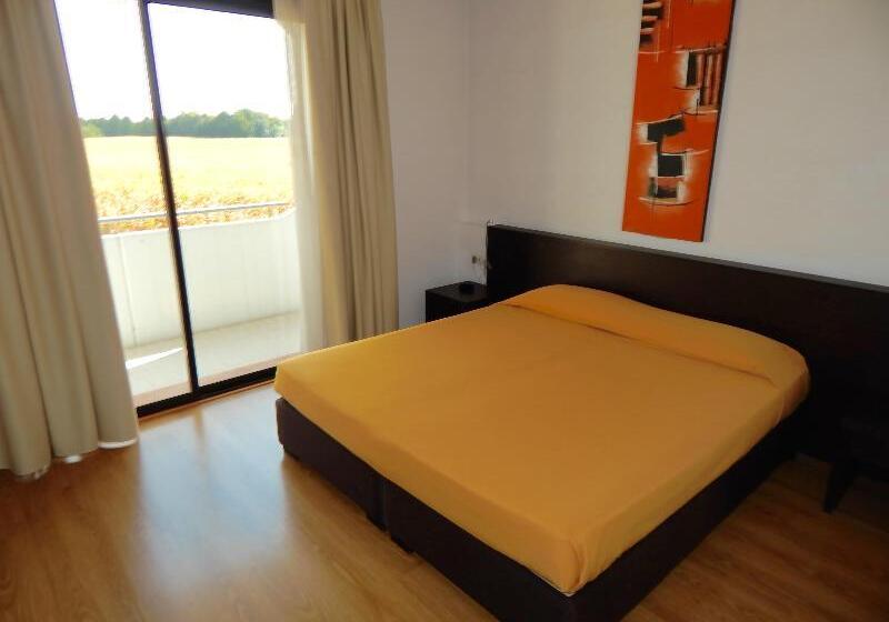 غرفة تنفيذية, & Residence Castelli