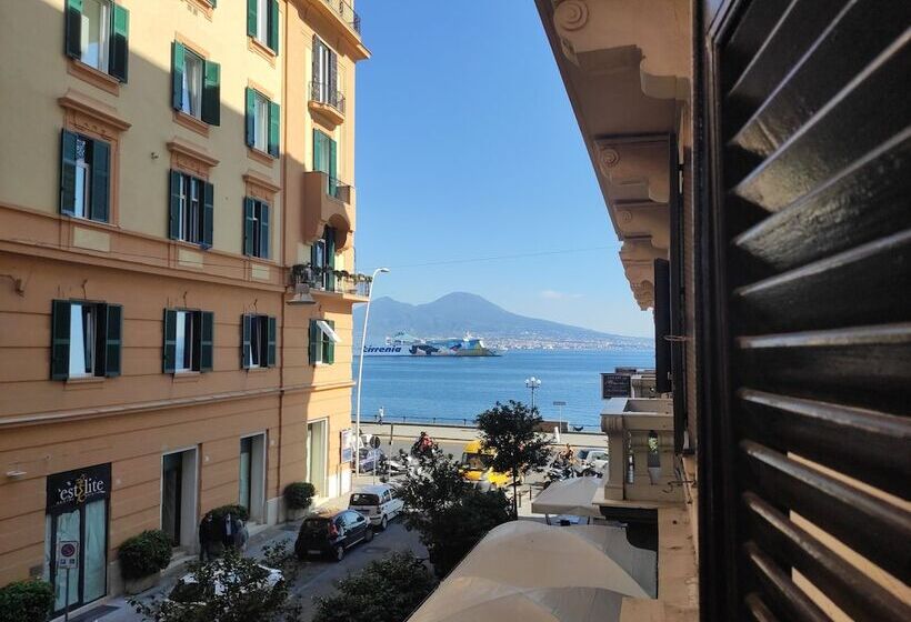 اتاق سوپریور با چشمانداز جانبی دریا, Rex Lifestyle