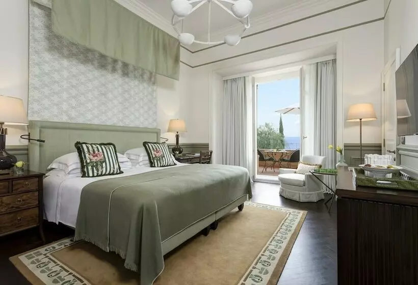اتاق لوکس با چشم‌انداز دریا, Rocco Forte Villa Igiea