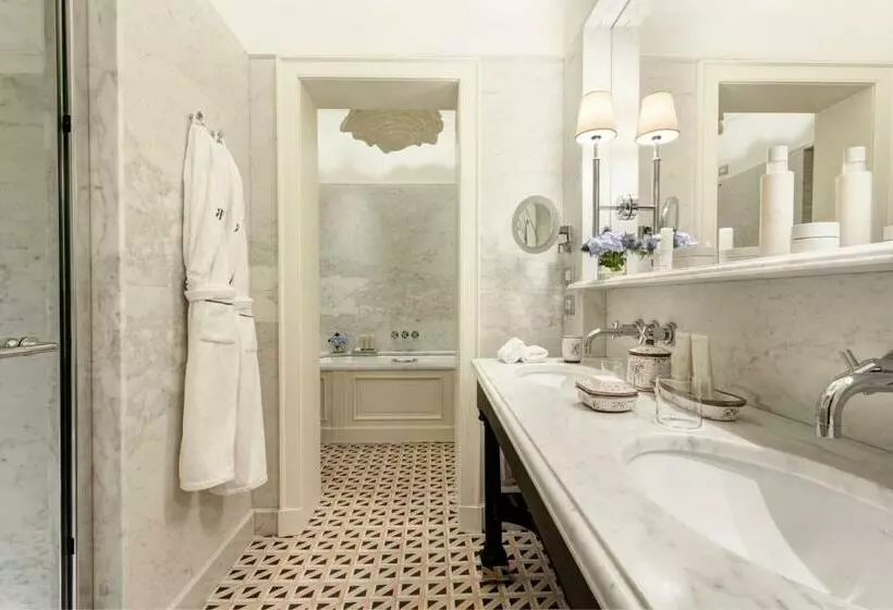 سوئیت با تخت بزرگ, Rocco Forte Villa Igiea