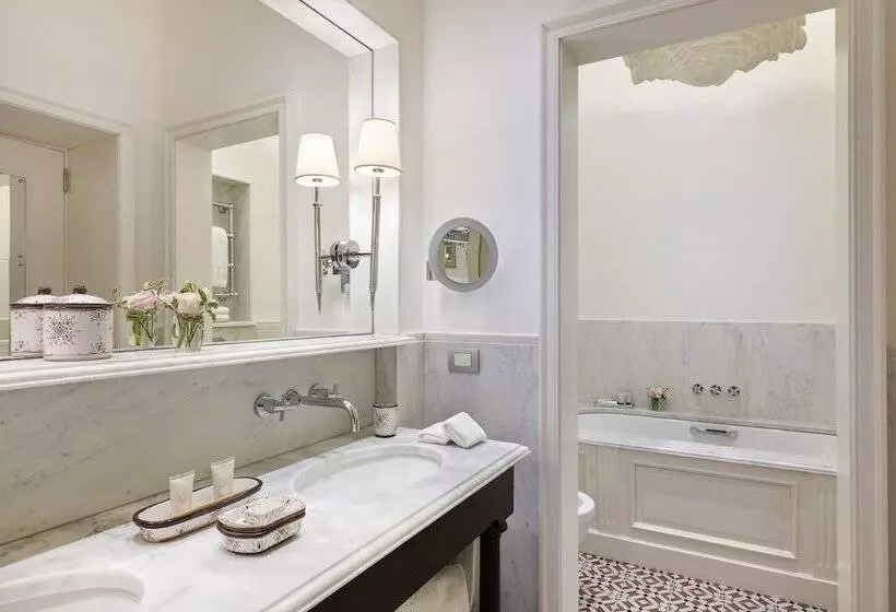 سوئیت جونیور با تراس, Rocco Forte Villa Igiea