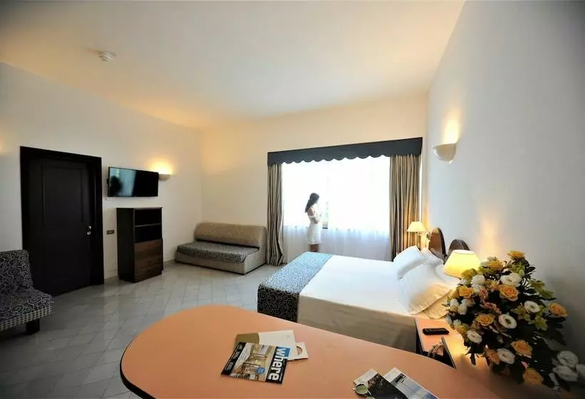 Economy Triple Room, Royal Positano