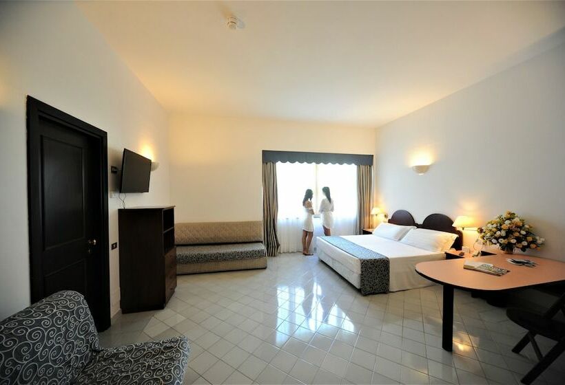 Трежместный Номер Economy, Royal Positano