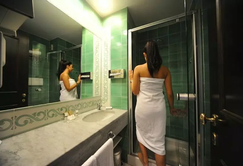 Economy Triple Room, Royal Positano