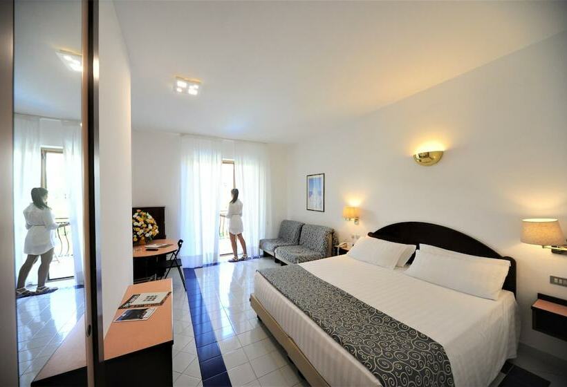 Классический Номер Вид на Море, Royal Positano