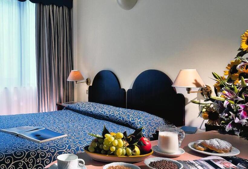 Трехместный Номер Классика, Royal Positano