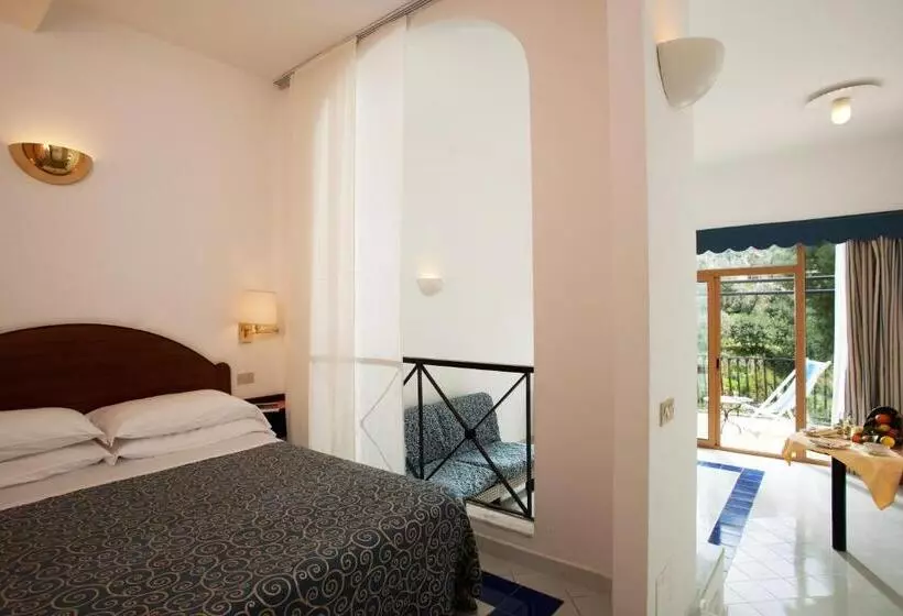 Comfort Kolmen Hengen Huone, Royal Positano