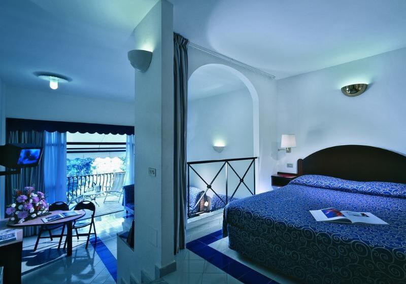 Трехместный Номер Классика, Royal Positano