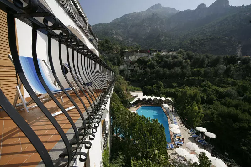 اتاق کلاسیک سه تخته, Royal Positano