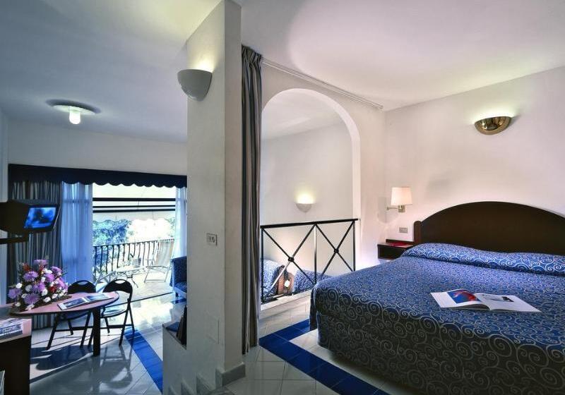 Трехместный Номер Классика, Royal Positano