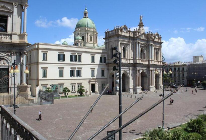 Трехместный Номер Стандарт с Балконом, Santuario Pompei