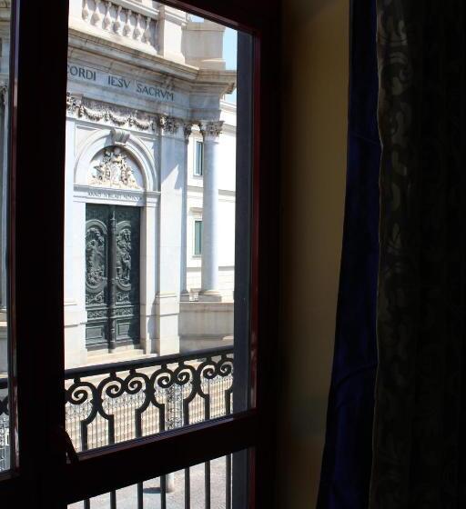 Трехместный Номер Стандарт с Балконом, Santuario Pompei