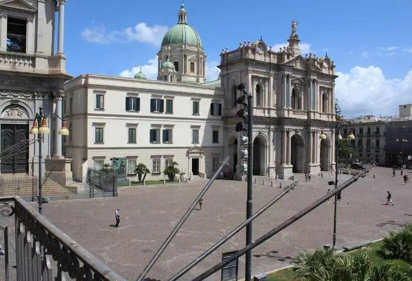 Standard Neljän Hengen Huone, Santuario Pompei