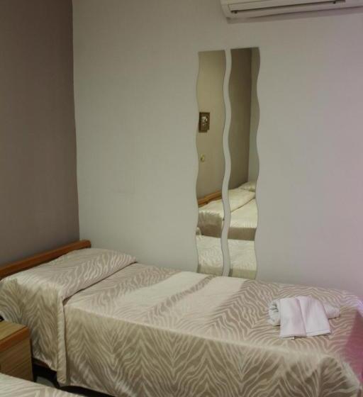 Четырехместный Номер Стандарт, Santuario Pompei