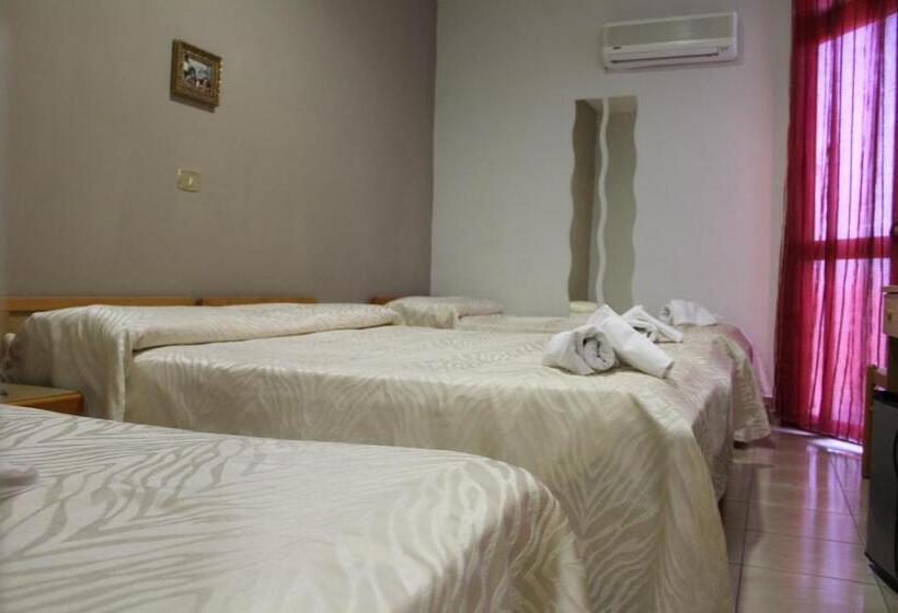 Четырехместный Номер Стандарт, Santuario Pompei