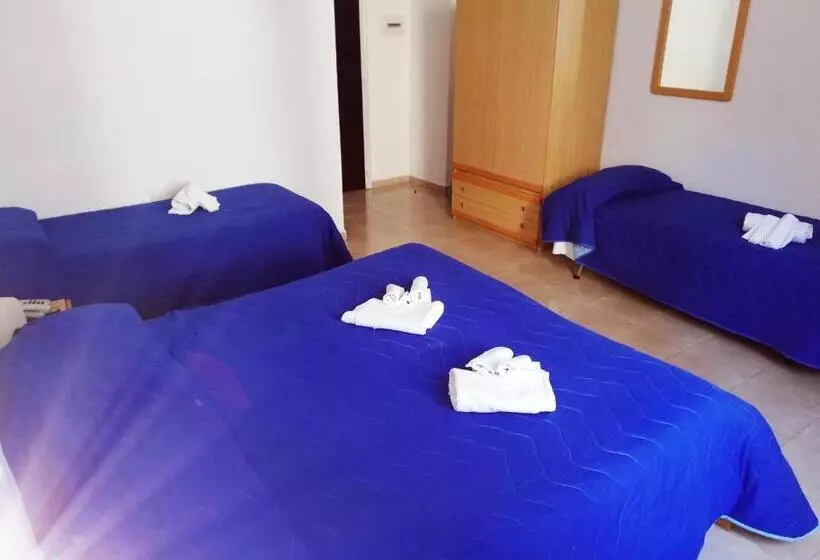 Economy Quadruple Room, Santuario Pompei
