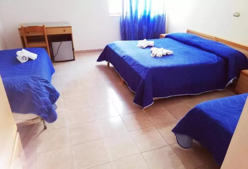 Economy Quadruple Room, Santuario Pompei