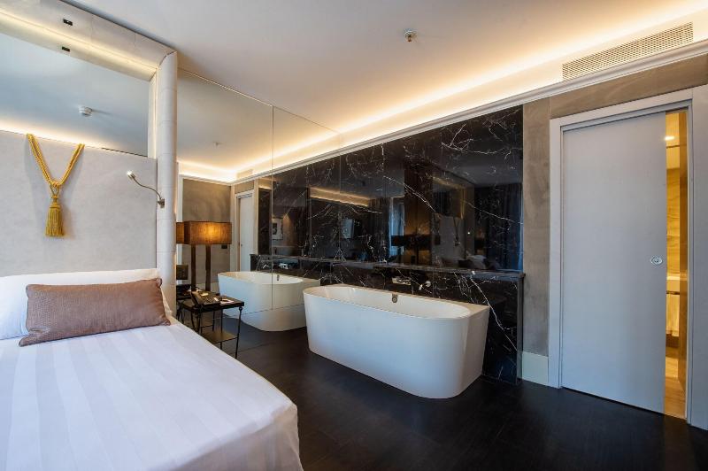 Suite Letto King, Sina Bernini Bristol, Autograph Collection