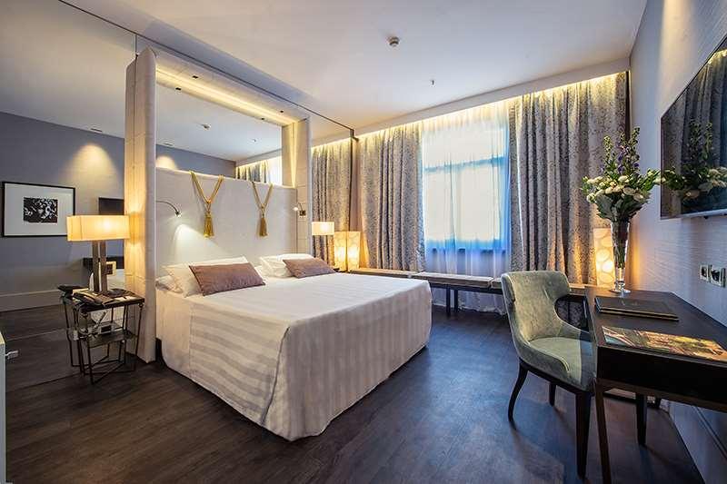 Suite Junior, Sina Bernini Bristol, Autograph Collection