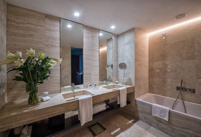 Suite Vista Citt?, Sina Bernini Bristol, Autograph Collection