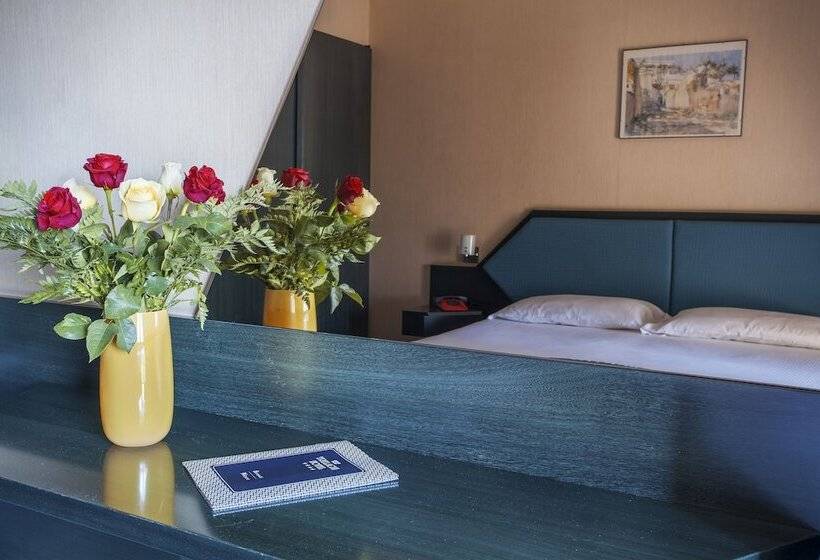 חדר קומפורט, Tre Laghi