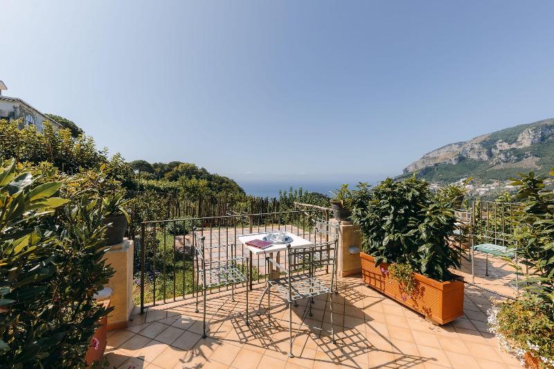 اتاق لوکس با چشم‌انداز دریا, Villa Maria