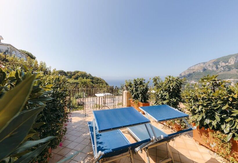 اتاق لوکس با چشم‌انداز دریا, Villa Maria
