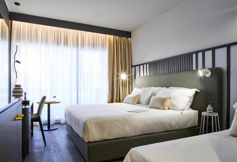 Camera Tripla Classica con Balcone, Villa Pamphili Roma