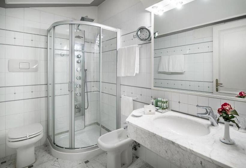 غرفة قياسية رباعية, Villa Margherita