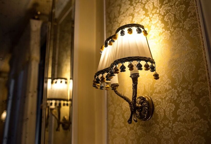 جناح جونيور, Villa Margherita