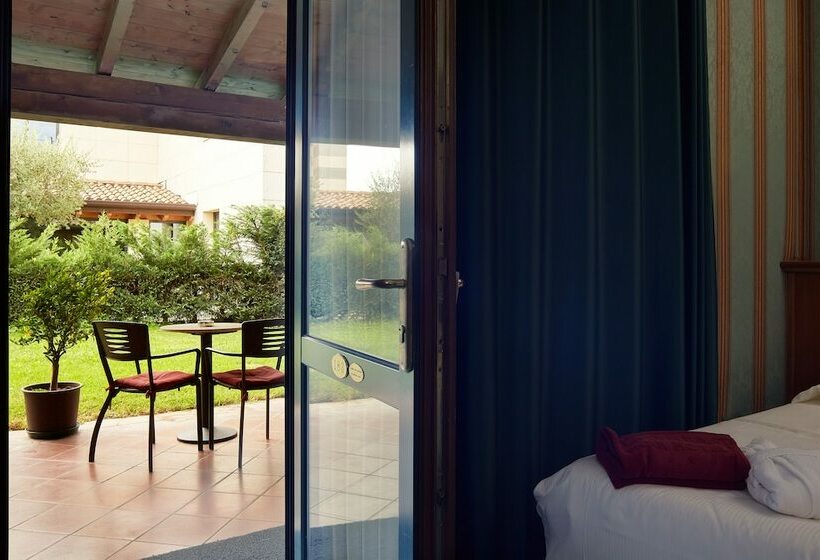 Номер Стандарт Трехместный, Villa Quaranta Tommasi Wine Hotel & Spa